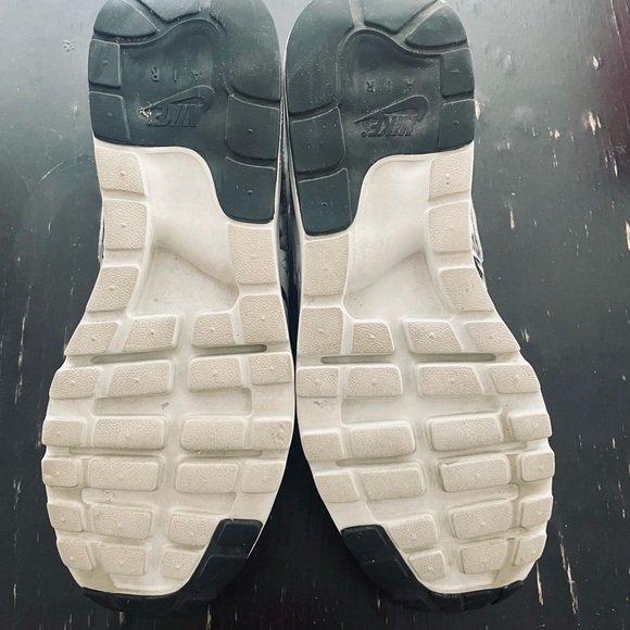 Women’s Air Max 1 Ultra LOTC QS - Picture 7 of 9